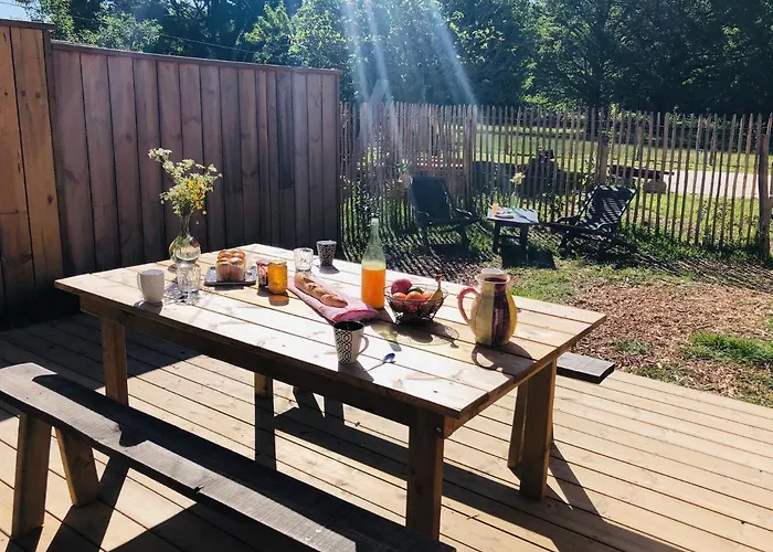 Les Aux Cercins 펜션